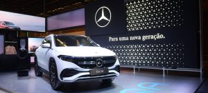 Mercedes-Benz inova com estande sustentável em principal evento fashion do país