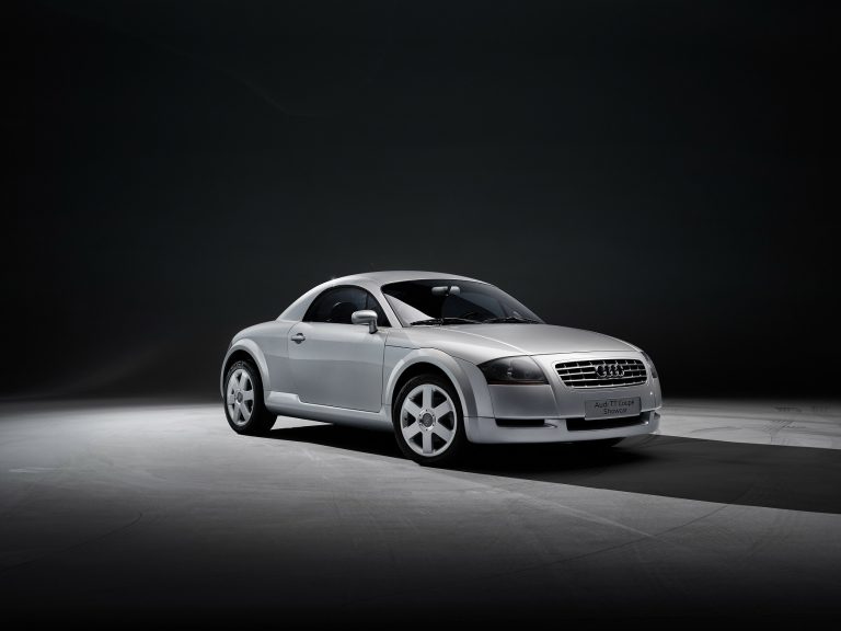 Audi TT celebra 25 anos como ícone de design atemporal